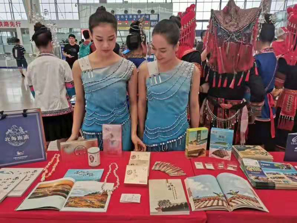 搭乘首發(fā)高鐵，海真珠珍珠粉抵達東方明珠